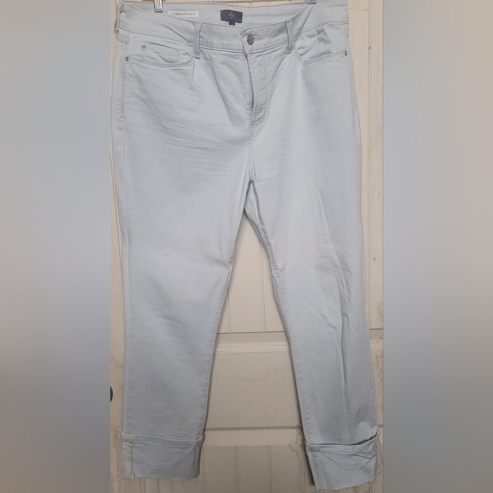 Y N D J  Lorena Boyfriend Jean's